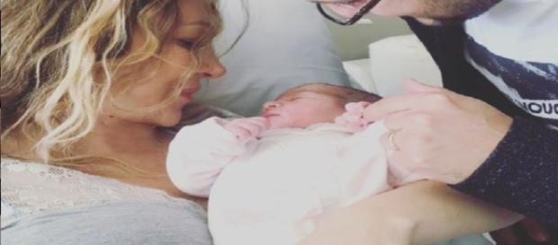 E' nata Bianca, figlia di Sonia Carbone e Gabriele Caiazzo E' nata Bianca, figlia di Sonia Carbone e Gabriele Caiazzo
