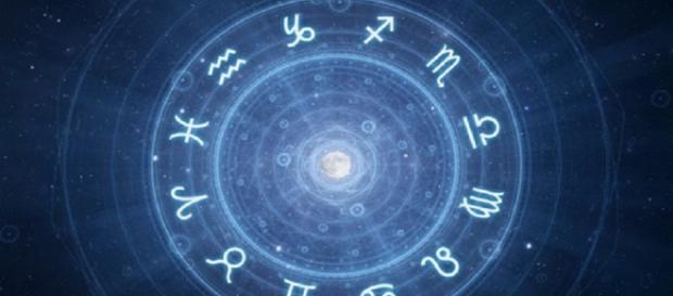 Oroscopo del giorno domenica 21 aprile: previsioni astrologiche per tutti i segni zodiacali per la giornata di Pasqua. Oroscopo del giorno domenica 21 aprile: previsioni astrologiche per tutti i segni zodiacali per la giornata di Pasqua.