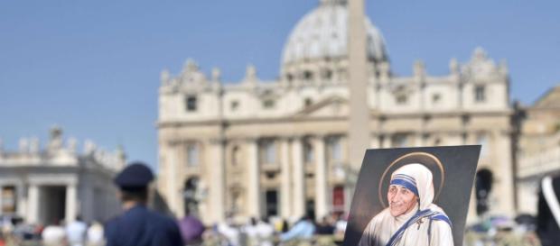 Frasi di buona Pasqua: citazioni di Madre Teresa e Ungaretti Frasi di buona Pasqua: citazioni di Madre Teresa e Ungaretti