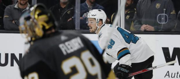 Hertl marcó el gol del triunfo para los Sharks. - usatoday.com Hertl marcó el gol del triunfo para los Sharks. - usatoday.com