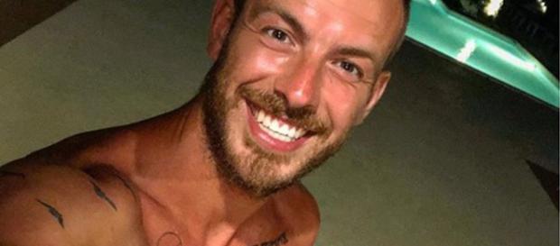 Julien Bert : De nouveau en couple ? Une vidéo porte à croire que ... - potins.net Julien Bert : De nouveau en couple ? Une vidéo porte à croire que ... - potins.net