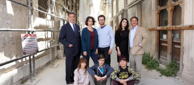 L'Aquila - Grandi Speranze: la fiction ritorna domani su Rai 1. L'Aquila - Grandi Speranze: la fiction ritorna domani su Rai 1.