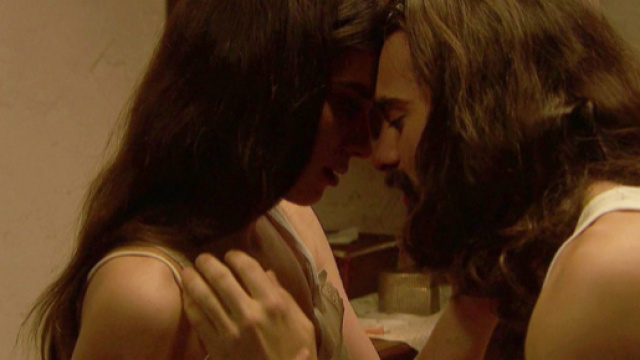 Il Segreto, trame spagnole: Isaac e Elsa fanno l'amore dopo essere tornati insieme