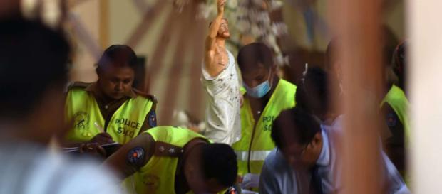 Attentato di Pasqua in Sri Lanka, arrestati 24 sospetti. Attentato di Pasqua in Sri Lanka, arrestati 24 sospetti.