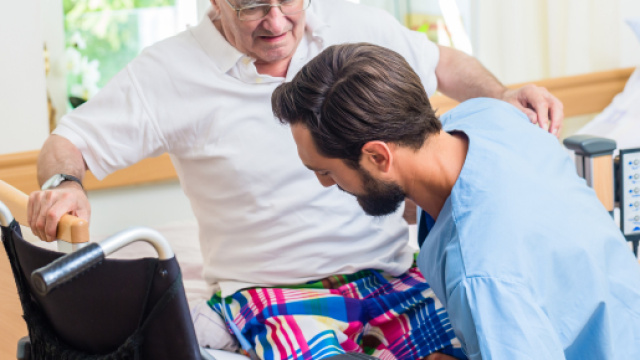 Bando di concorso per 5 OSS a Fermo e a Verona per 1 infermiere.