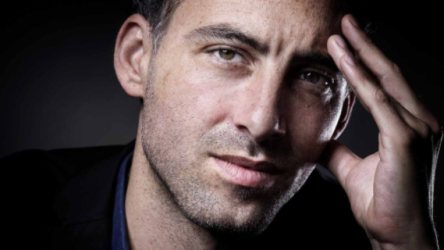 Européennes : Glucksmann critique Macron et tacle Mélenchon