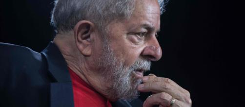 STJ mantém condenação, mas reduz pena de Lula no caso do tríplex. (Arquivo Blasting News)