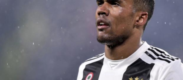 Calciomercato Juventus, i bianconeri sono già pronti a cedere Douglas Costa (RUMORS) Calciomercato Juventus, i bianconeri sono già pronti a cedere Douglas Costa (RUMORS)