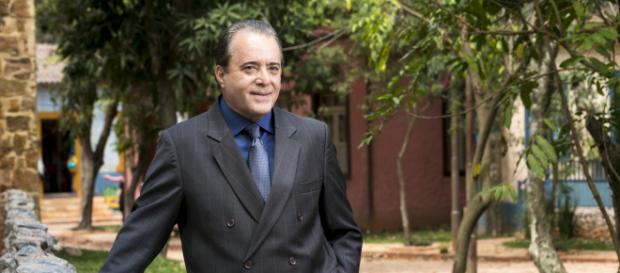Olavo ficará impune e terá final feliz em 'O Sétimo Guardião'. (Reprodução/TV Globo) Olavo ficará impune e terá final feliz em 'O Sétimo Guardião'. (Reprodução/TV Globo)