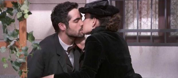 Una Vita, trame: la vedova di Pablo apprende che Inigo è il fratello di Flora Una Vita, trame: la vedova di Pablo apprende che Inigo è il fratello di Flora