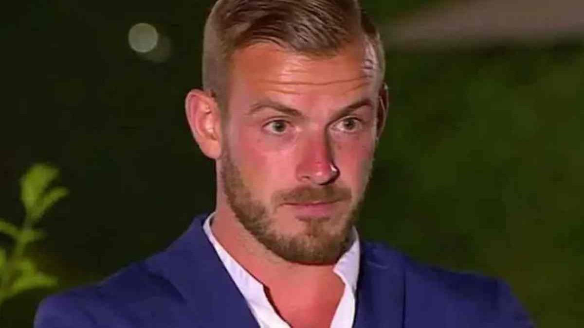 Julien Bert Et Sa Grand Mere Julien Bert (LMAT) à bout de nerfs après l'affaire Jessika, il se confie :  'Je craque'