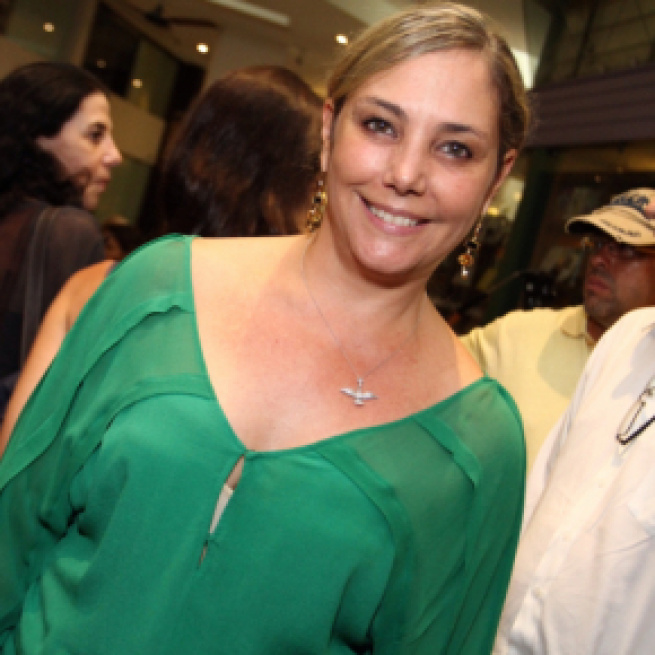 Heloísa Périssé diz que ainda mantém um bom relacionamento com seus dois ex-maridos (Arquivo Blasting News)
