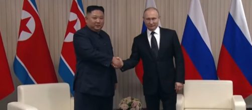 Os líderes Vladimir Putin e Kim Jong-un se encontram pela primeira vez. (Reprodução/RT)