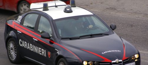 Brindisi, due fratelli e una madre minacciano di morte i carabinieri: 2 arresti