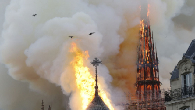 Reconstruction contemporaine ou à l'identique ? La flèche de Notre ... - lefigaro.fr