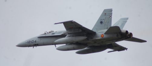 Los F-18 del Destacamento "Vilkas", lobo, en rumbo a Lituania en la misión BAP