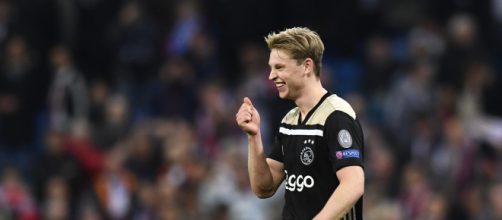 Van de Beek, talentuoso centrocampista dell'Ajax - cookist.com.