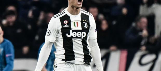Cristiano Ronaldo pourrait devenir champion d'Italie avec la Juve dès ce Week-end. Cristiano Ronaldo pourrait devenir champion d'Italie avec la Juve dès ce Week-end.