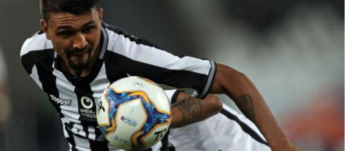 Kieza perde gol incrível e Botafogo só empata com o Juventude. (Divulgação/Vitor Silta/ Botafogo)