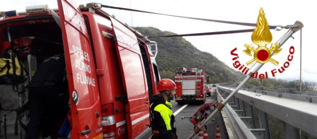 Calabria, ragazzo si getta nel vuoto e muore Calabria, ragazzo si getta nel vuoto e muore