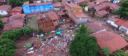 Lagoa causa caos na capital do Piauí. (Reprodução/ TV Globo)