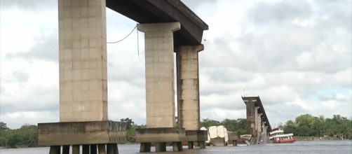 Ponte no Rio Moju cai após colisão de balsa. (Reprodução/Rede Globo)