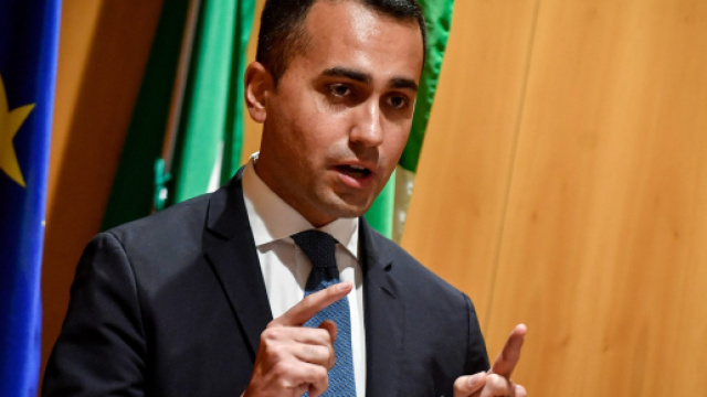 Di Maio vuole sgomberare campi rom e Casapound