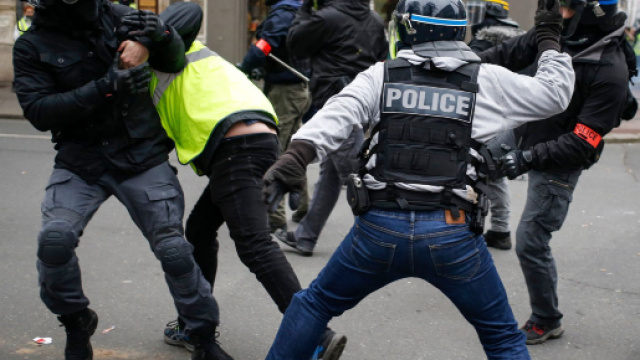 Gilets jaunes" : une enquête ouverte à Rouen pour des violences ... - parismatch.com