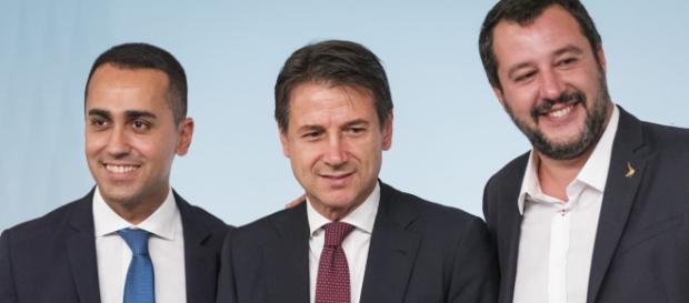 Def: la nuova bozza prevede la Flat Tax a due aliquote Def: la nuova bozza prevede la Flat Tax a due aliquote