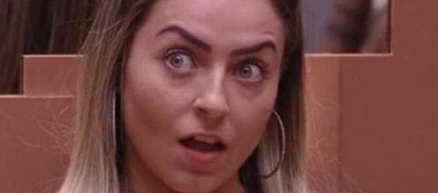 Hariany e Carol afirmam que Paula deveria procurar um psicólogo. (Arquivo Blasting News) Hariany e Carol afirmam que Paula deveria procurar um psicólogo. (Arquivo Blasting News)