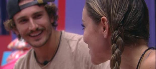 Paula e Alan no 'BBB19'. (Reprodução/TV Globo) Paula e Alan no 'BBB19'. (Reprodução/TV Globo)