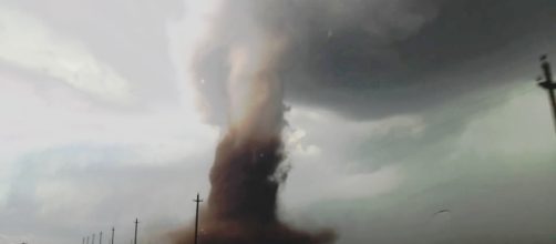 Romania: gigantesco tornado di sabbia capovolge pullman con 39 persone - Cluj ... - cluj-napoca.xyz