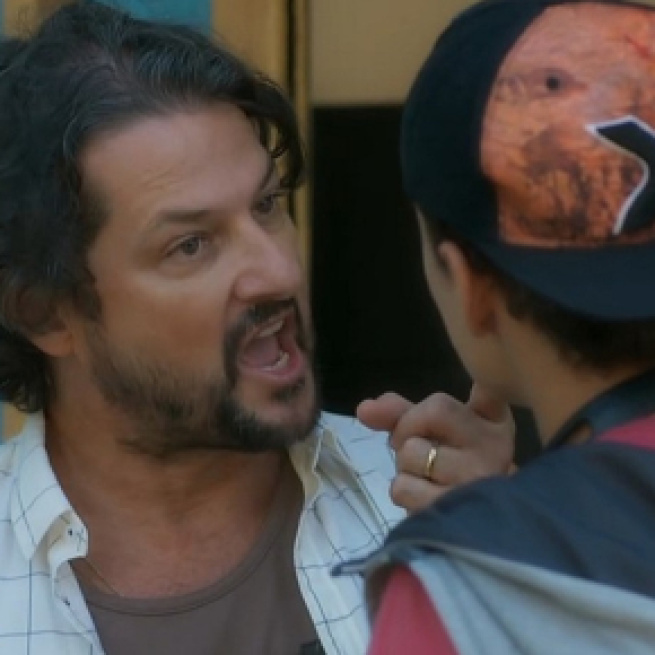 Nicolau sairá impune e faturando com a venda das filhas. (Reprodução/TV Globo)
