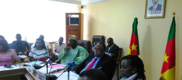 Le Ministre du Travail et de la Sécurité sociale Grégoire Owona (c) Odile Pahai Le Ministre du Travail et de la Sécurité sociale Grégoire Owona (c) Odile Pahai