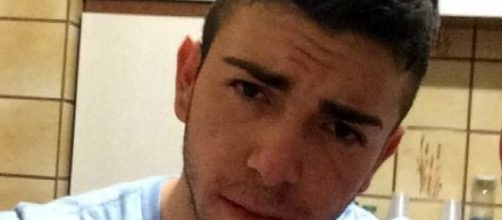 Macerata, travolto da un'auto mentre passeggia sul marciapiede: Gianluca muore a 22 anni