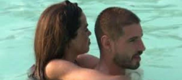 Fabio Colloricchio ex di U&D ha un nuovo amore e rivela: 'Lei è più bella di Nicole' Fabio Colloricchio ex di U&D ha un nuovo amore e rivela: 'Lei è più bella di Nicole'