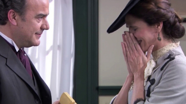 Spoiler Una Vita: Arturo fa una proposta di matrimonio a Silvia