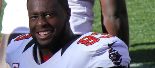 Gerald McCoy could still be in the cards for the Cleveland Browns. [Jeffrey Beall/Wikimedia Commons]