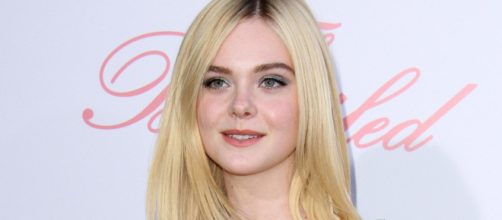 Elle Fanning reflects on 'painful' childhood growth spurt - hollywood.com