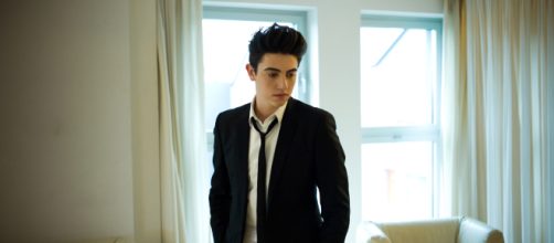 Michele Bravi, parla l'avvocato: 'Basta fake news, sta male'