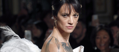 Asia Argento: L'unico introito che potevo avere era raccontare i ... - fanpage.it