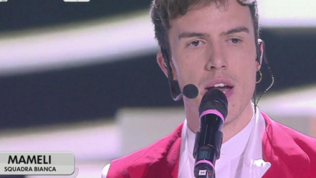 Anticipazioni Amici 18, Mameli rientra in casetta con la maglia 'Britti': fan spiazzati.