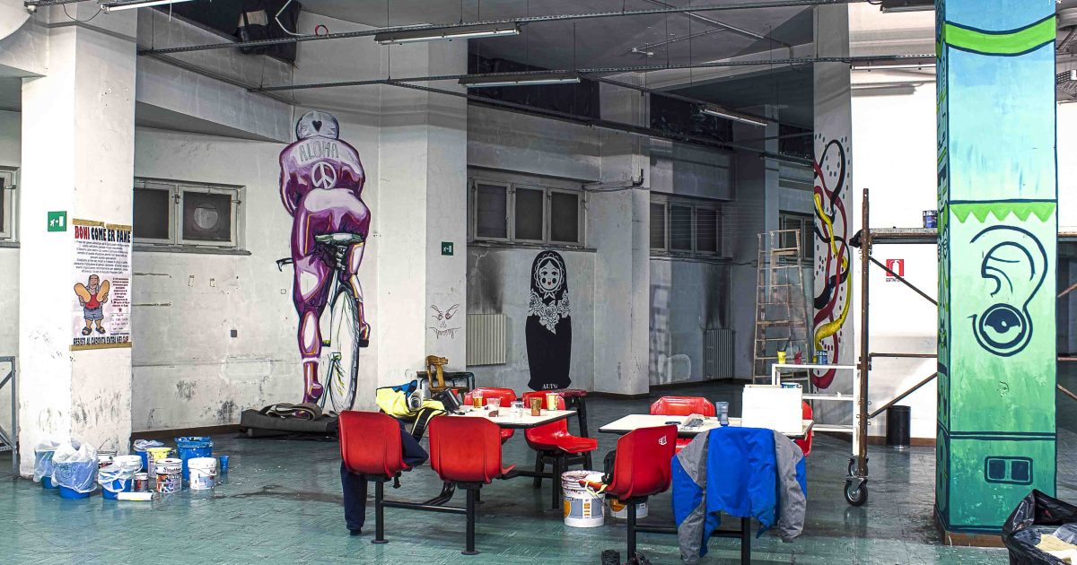 Roma, stabile occupato, gli abitanti 'Restiamo, pagheremo a rate, come