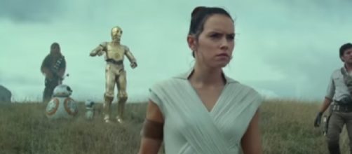 STAR WARS 9 Official Trailer (2019) The Rise Of Skywalker Movie. [Image source/Rapid Trailer YouTube video]