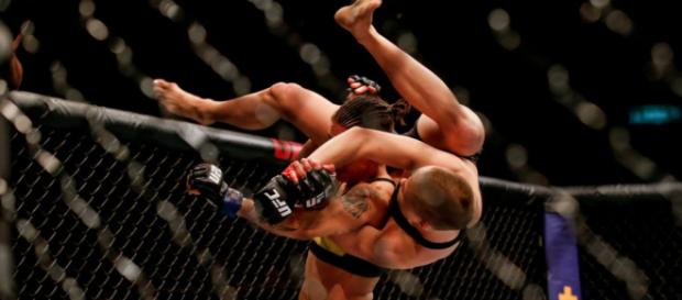 Andrade ganó el título paja femenil con mucha suerte. UFC.com. Andrade ganó el título paja femenil con mucha suerte. UFC.com.