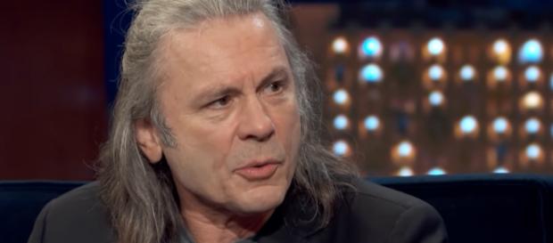 Bruce Dickinson ricorda il suo ritorno negli Iron Maiden: 'Non volevo tornare al passato' Bruce Dickinson ricorda il suo ritorno negli Iron Maiden: 'Non volevo tornare al passato'