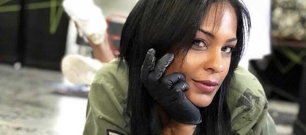 Georgette Polizzi finisce in ospedale dopo aver preso le distanze da Eliana Michelazzo e Pamela Perricciolo. Georgette Polizzi finisce in ospedale dopo aver preso le distanze da Eliana Michelazzo e Pamela Perricciolo.