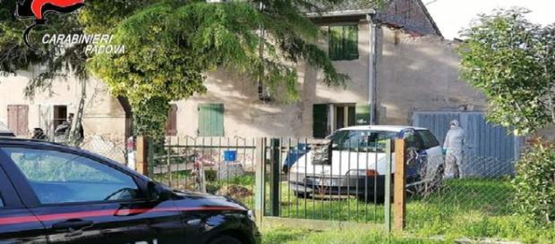 Padova, nasconde per anni i cadaveri della madre e dello zio in una legnaua: 55enne denunciato Padova, nasconde per anni i cadaveri della madre e dello zio in una legnaua: 55enne denunciato
