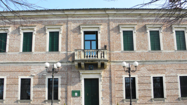 A Sant'Urbano, Padova, corpi di madre e zio nella legnaia: nessuno si era accorto di nulla finch&eacute; dal Comune &egrave; partito un accertamento.