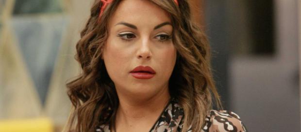 GF 16, un marchio conosciuto si dissocia da Francesca De Andrè dopo il suo comportamento GF 16, un marchio conosciuto si dissocia da Francesca De Andrè dopo il suo comportamento